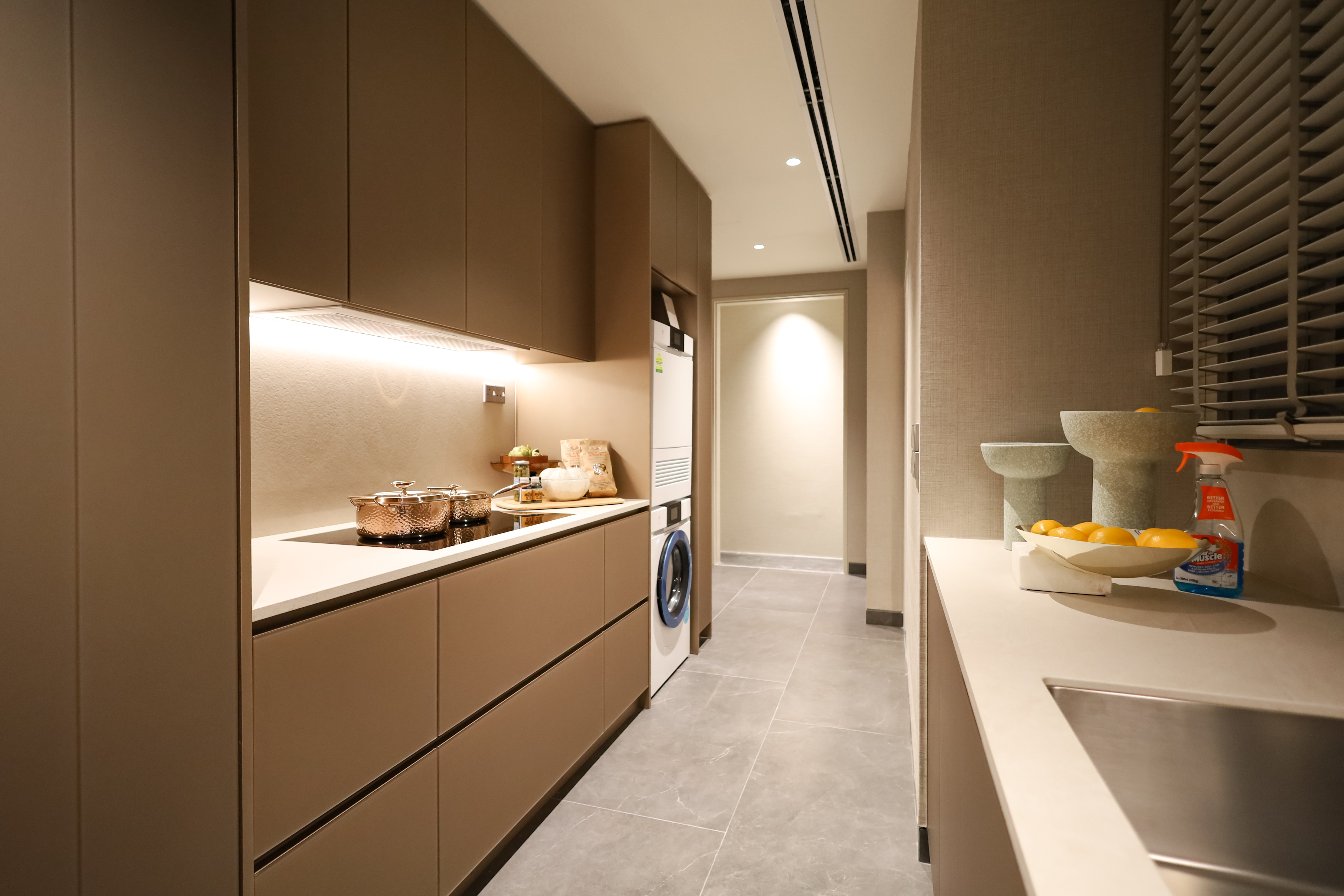 5 Bedroom (Kitchen 2)